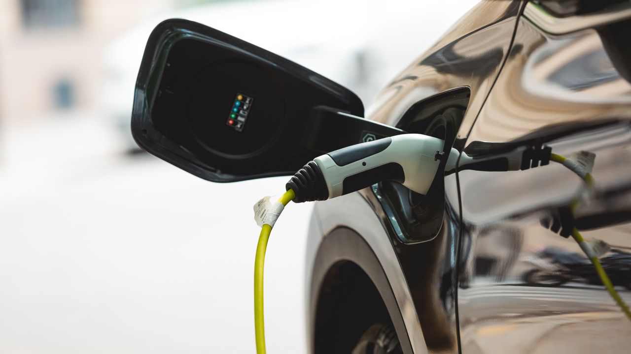 "Optimizing EV Charging Station Scheduling with Algorithms and Booking | Blog"