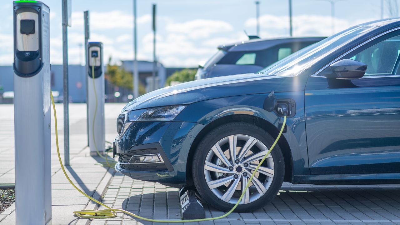 "Enhancing Efficiency and User Experience: EV Charging Platform Integration"