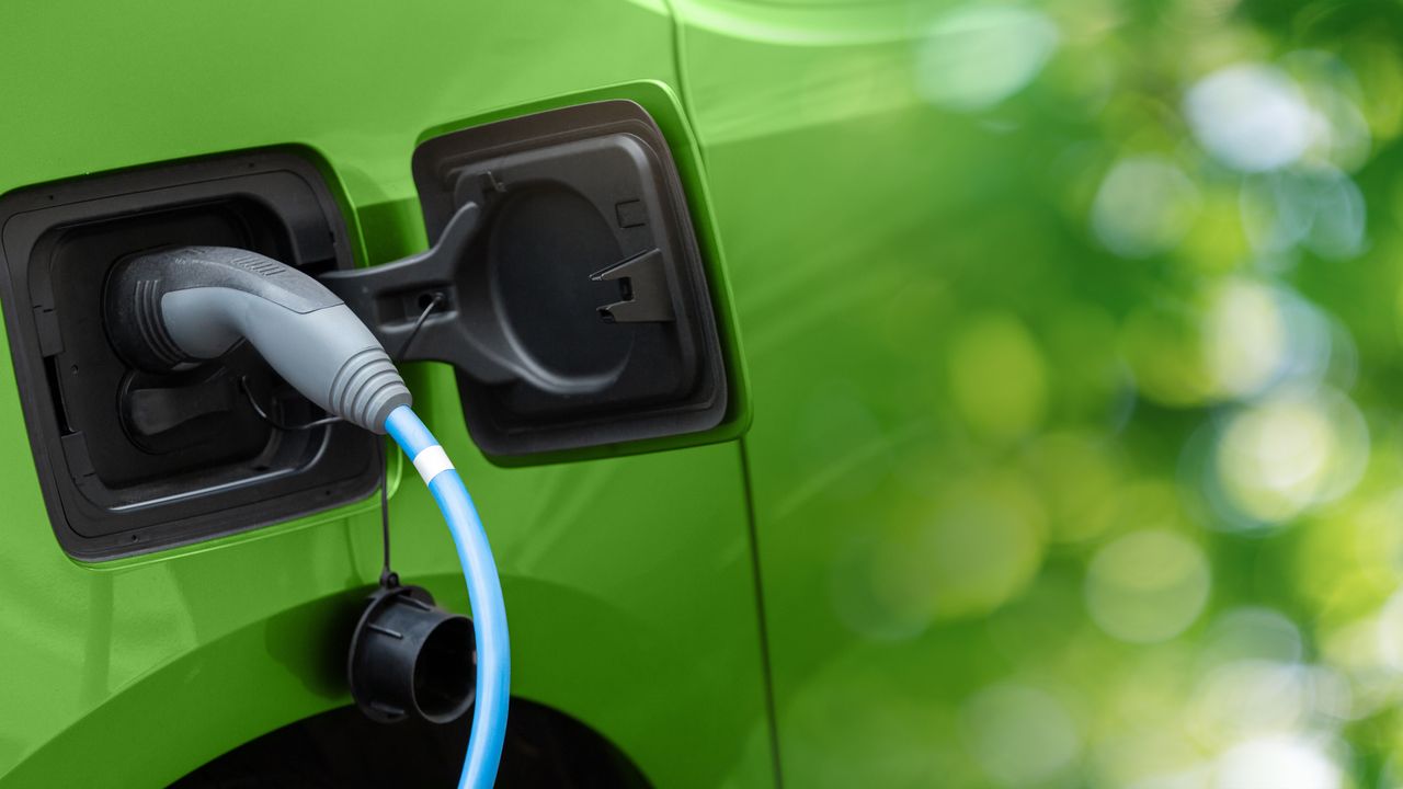 EV Charging Network Management: Ensuring Uptime & Load Management