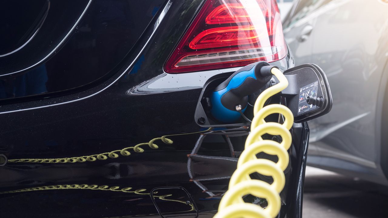 Battery Innovations: Advancing Electric Vehicles