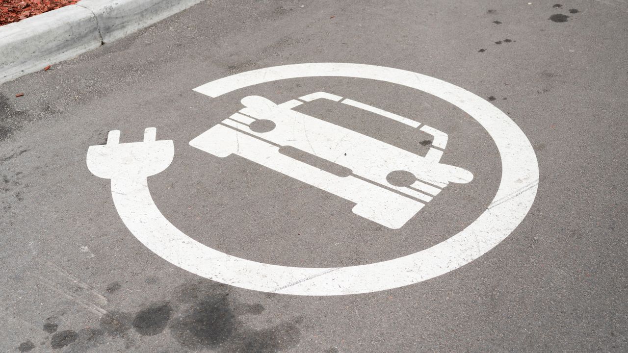 Electric Vehicle Market Growth: Charging Infrastructure, Challenges, Size